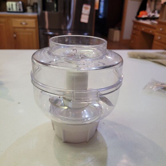 Oster Regency Kitchen Chopper/grinder/blender Attachment Model 5900f - Picture 1 of 4